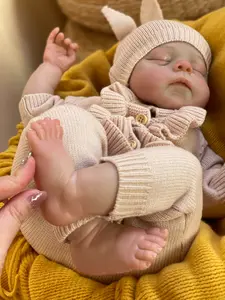 18 inch vinyl doll girl, cute face, real reborn baby artist series, perfect Christmas gift for children aged 3 and above