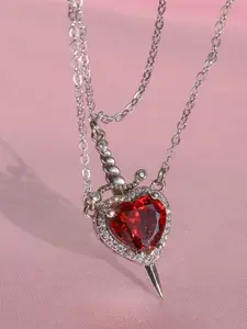 Vintage Heart Necklace European Style Valentine's Day High-End Arrow Through Heart Dagger Pendant, Romantic Jewelry for Women, Love Heart Necklace