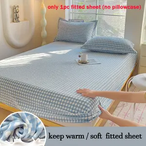 1pc Fitted sheet,Fresh Blue Checkered Milk Velvet Warm Duvet Cover, Non-Slip Full-Coverage Bedspread, Skin-Friendly Soft and Plush Fall/Winter Fitted sheet, Multi-Size Compatible