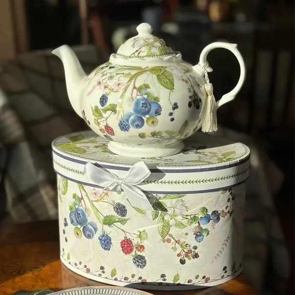 Elegant Wild Berries Porcelain Teapot (Gift Box Included)