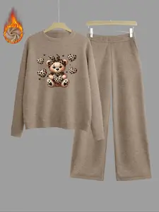 [Autumn/Winter] Leopard Print Bear Print Thickened Knitted Sweatshirt Set for Women, Loose Fit, Slimming Round Neck Long Sleeve Top, High Waist Straight Leg Pants, Casual Sporty Two-Piece Set.