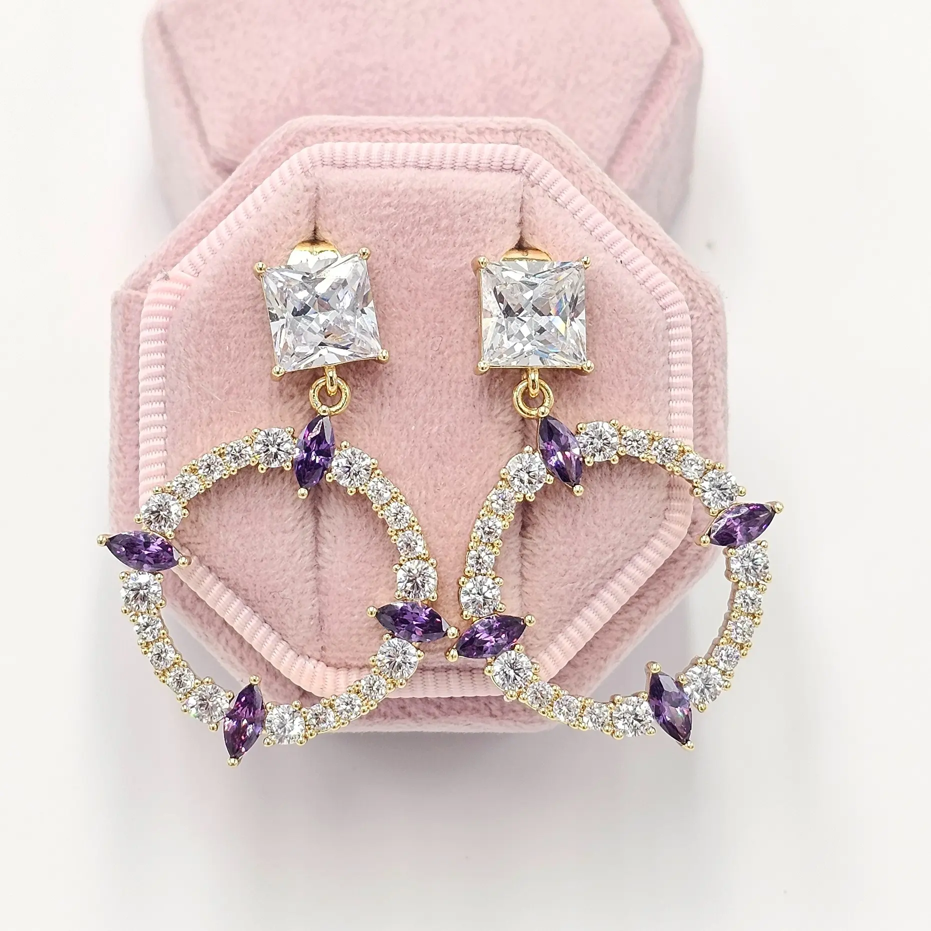 Unisex Large Purple Elegant Gold-Coated Metal Earrings Set, Trendy Jewelry, Fashionable Jewelry Accessories for Versatile Occasions