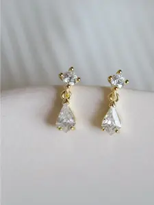 Exquisite teardrop-shaped zircon stud earrings, mini vintage design, elegant and luxurious earrings, suitable for everyday wear.