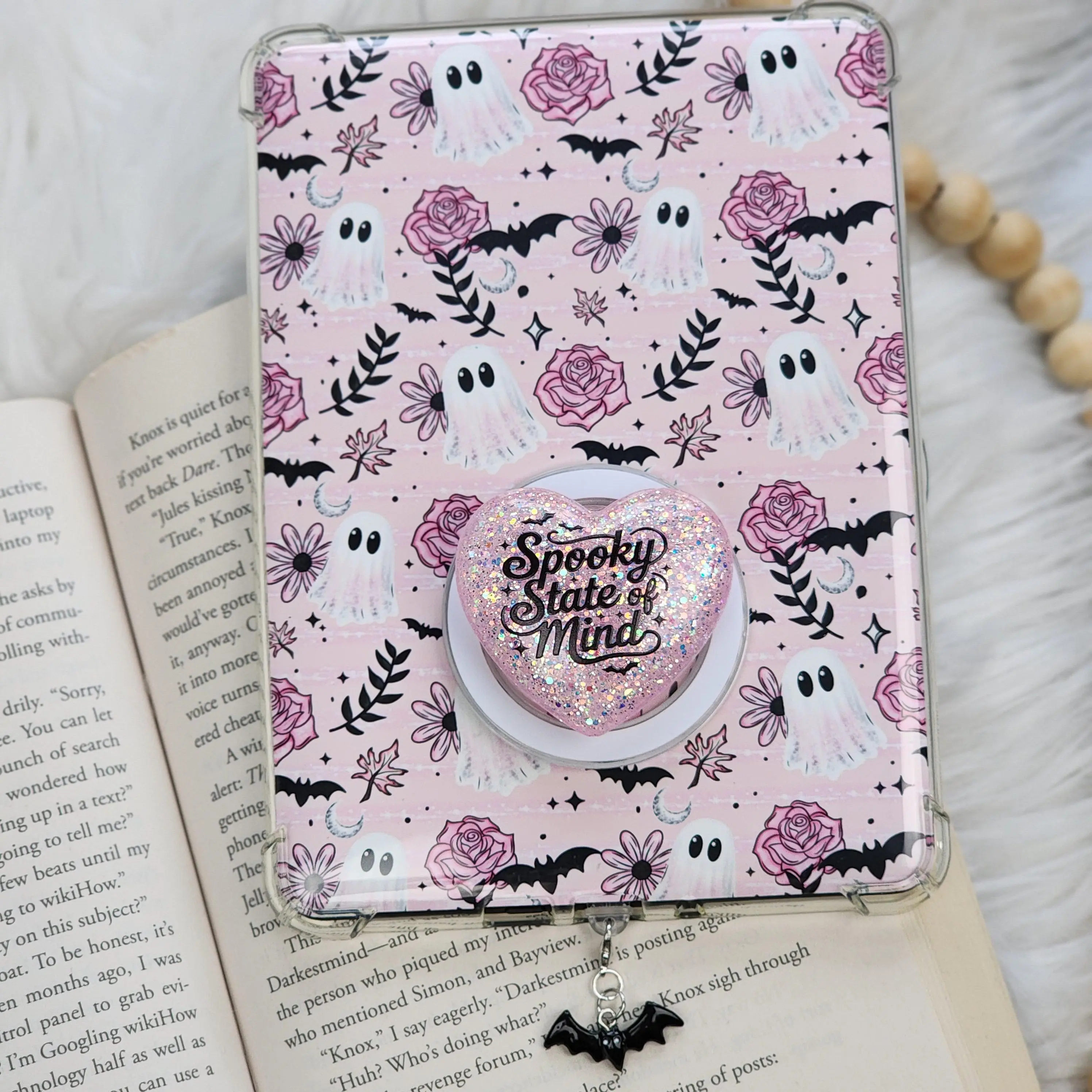 Kindle Accessories Set | Ghostie Roses | Insert, Grip & Charm