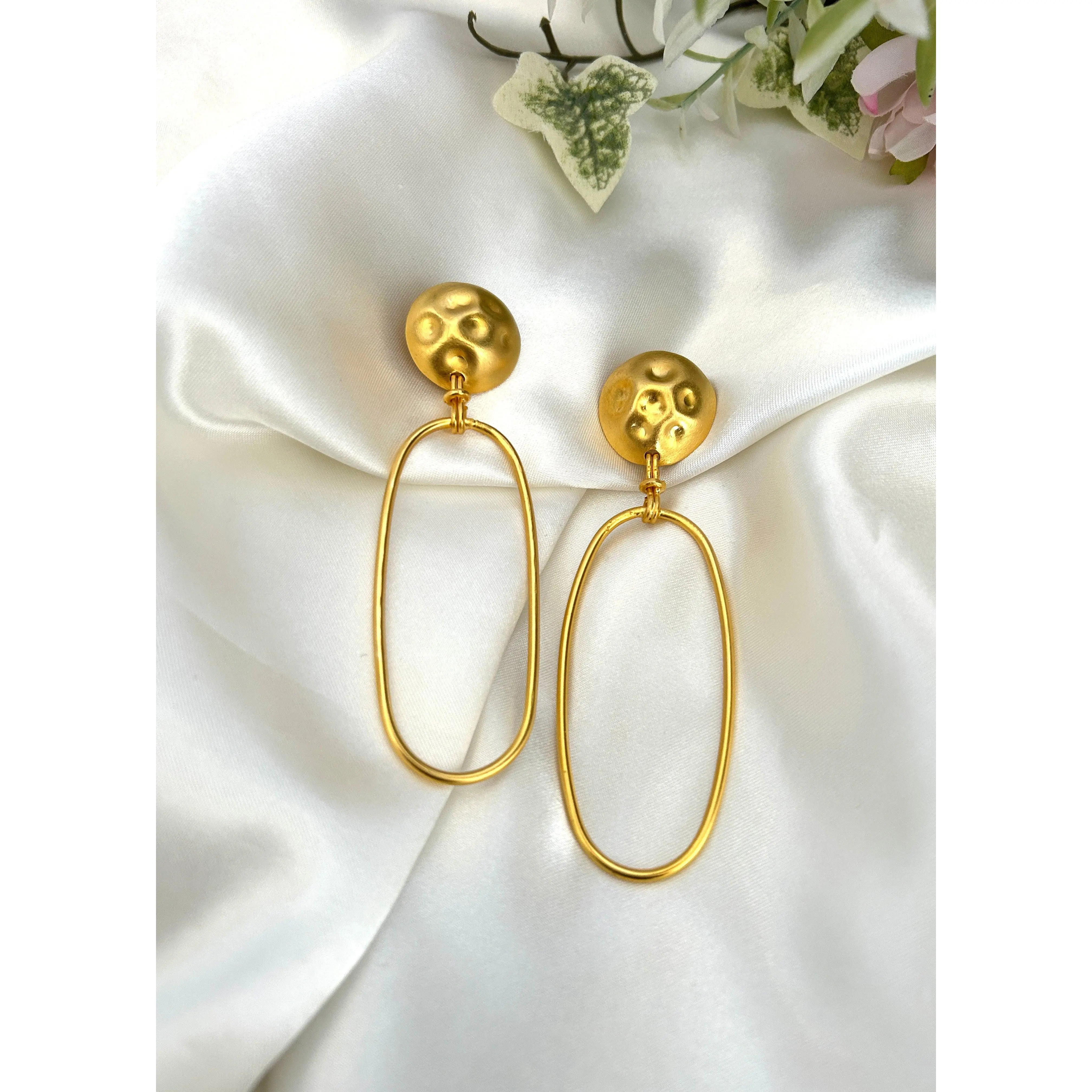 Nova Earrings Gold