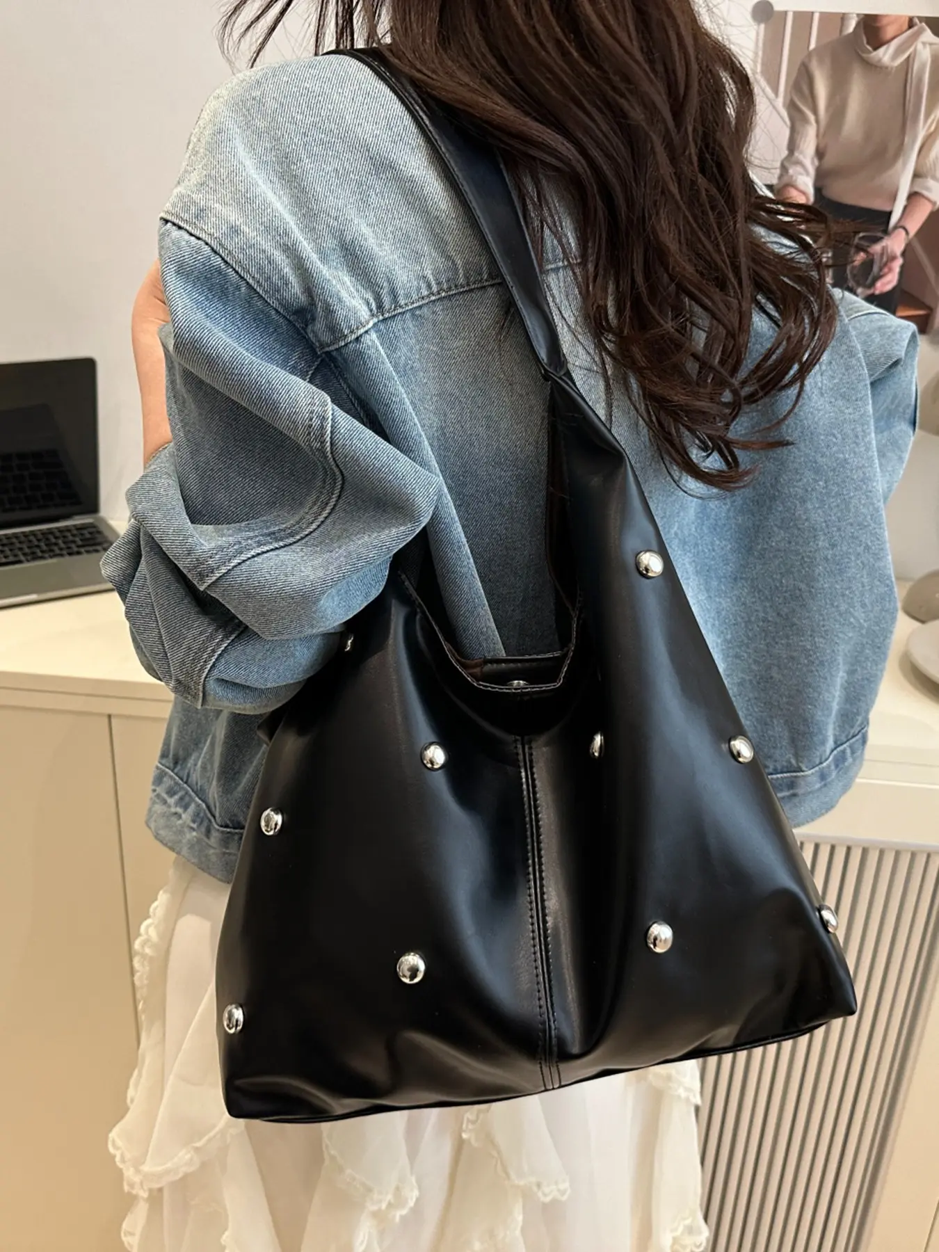 Niche lazy wind simple fashion shoulder tote bag, personality classic casual versatile rivet shoulder bag, sweet daily commuter shoulder bag, fashionable multi-color optional suitable for shopping and dating, Pu Tote Satchel, Handbag Shoulder Bag