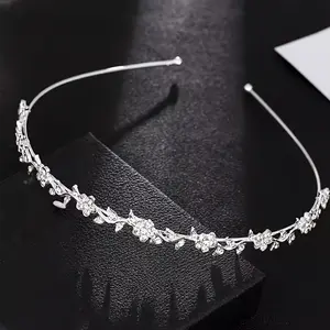 1pcs Elegant Metal Rhinestone Flower Headband High-end Sense Headband Thin Luxury Fashion Hairband Hair Accessory Personality Versatile Hair Accessory Hair Clip Headwear Outdoor Versatile Trendy Headband Hair Clip Headband Autumn Winter Christmas Valentin