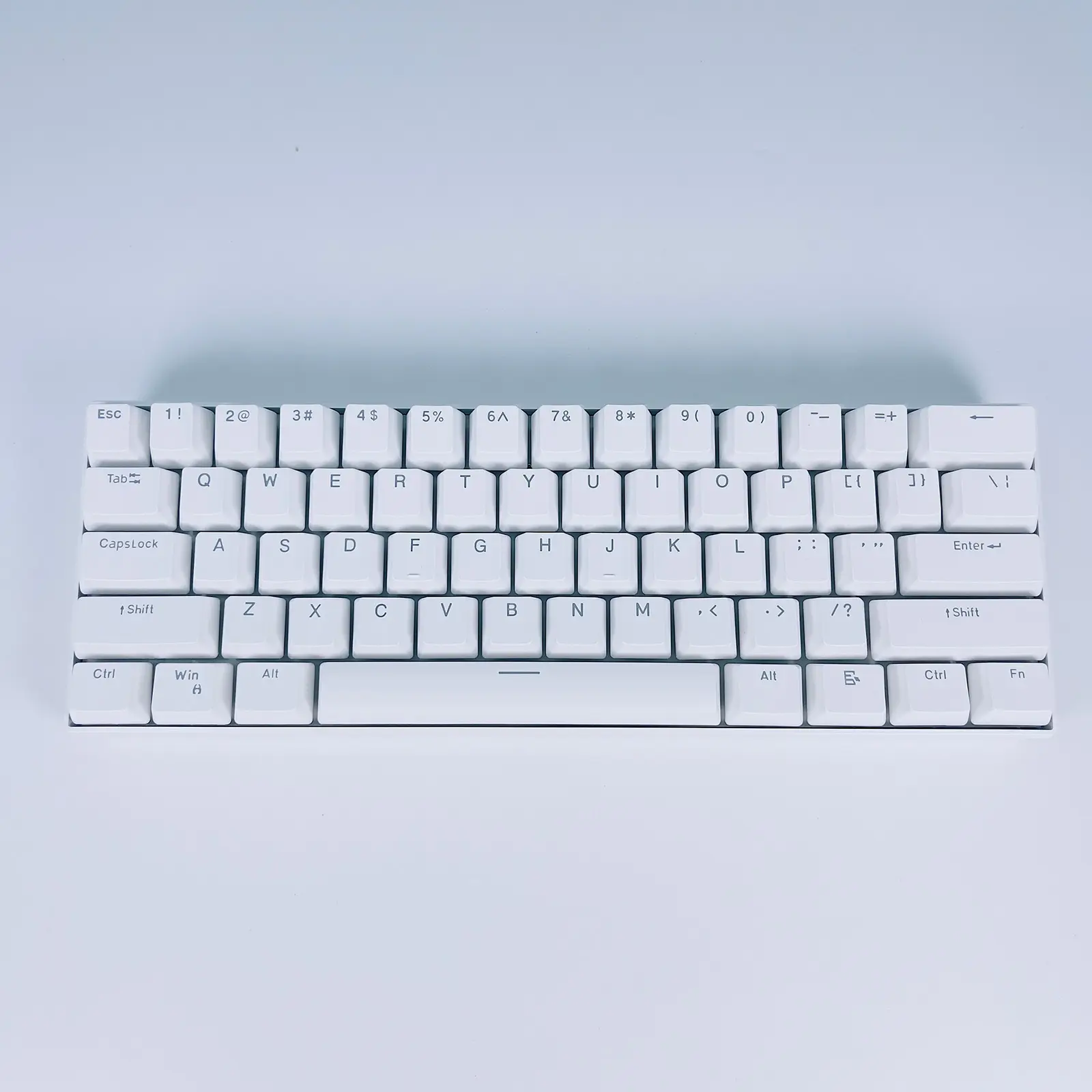 61-key hot-swappable mechanical keyboard, light brightness, light effect speed, light effect cycle adjustment, 12 groups of backlights, 21 keys without conflict, 17 light effects, 61 character keys, compatible with Windows, Mac and other systems.