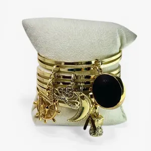 Pulseras en forma de semanario de dijes oni-oni  de la religion yoruba