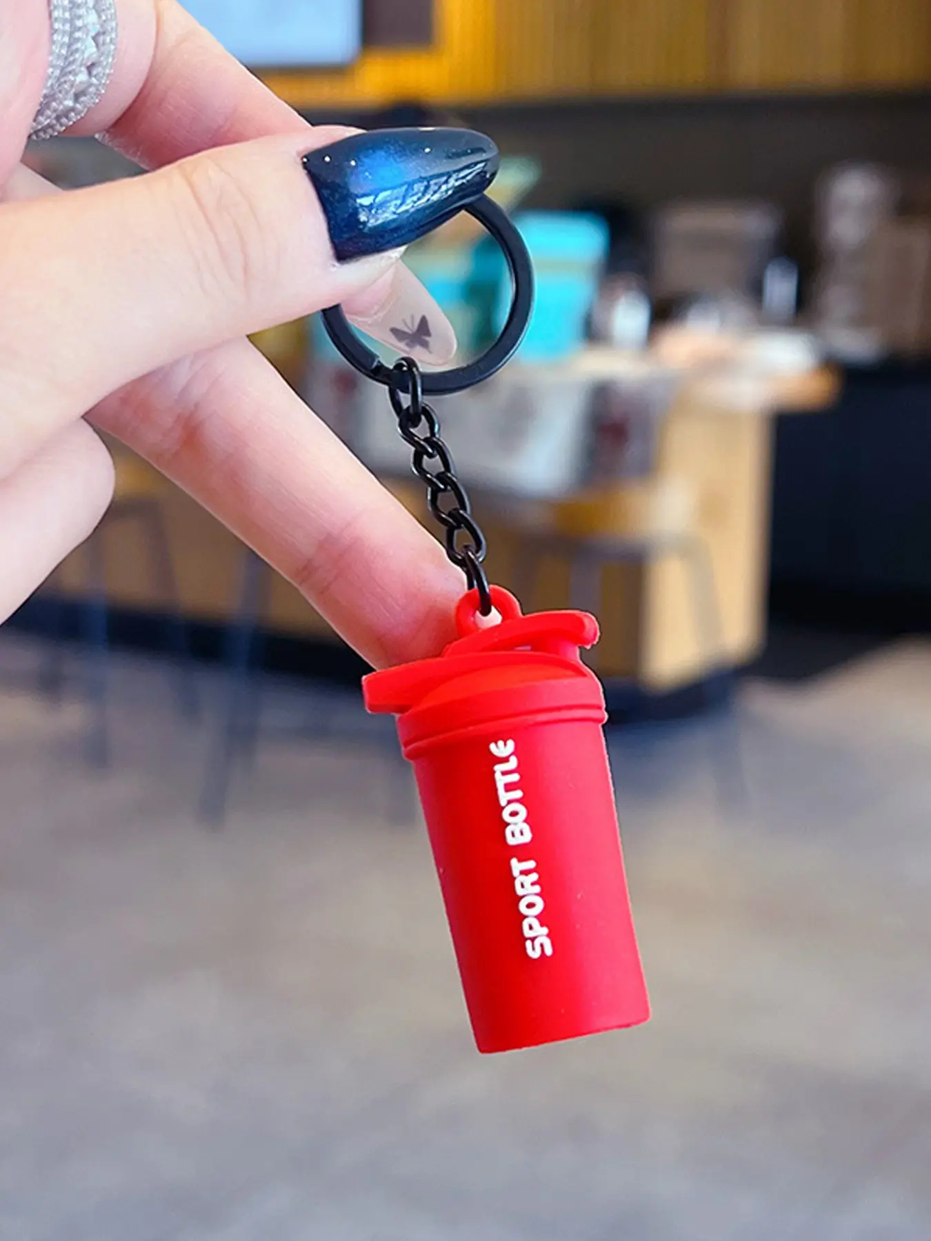 Water Bottle Keychain, Sports Fitness Series, Durable and Portable, Ideal Gift for Boys and Girls, Perfect for Bags and Cars