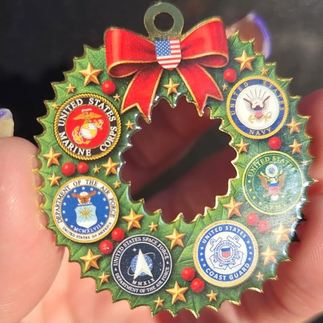 US Military Christmas Wreath Ornament Zinc Alloy 2 inches Shiny Gold with All Branches and 22 Stars for Festive Decor