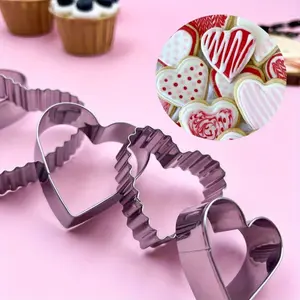 5pcs/set, Heart Shaped Biscuit Cutters, Stainless Steel Pastry Cutter Set, Love Biscuit Molds, Baking Tools, Kitchen Accessories, Baking Utensils Supplies