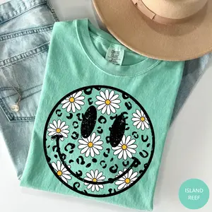 Comfort Colors Daisy Floral Happy Face Shirt, Retro Smiley Face Tee, Summer Floral Shirt, Oversized Women’s T-Shirt, Cute Beach Swimsuit Cover Up