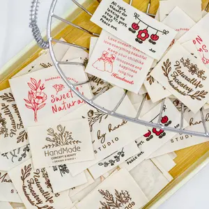 60PC Mixed Random Handmade Sewing Labels, Handmade Labels with Flowers & Texts, Perfect for DIY Sewing, Crafts Knitting, Clothes, Gloves, Handbag Decorations