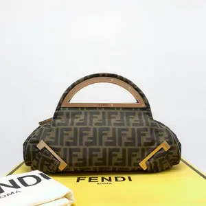Pre-owned FENDI Canvas Shoulder Bags 7.8'' R2939 Shoulder Bag C211145332 0223 T2 Ella