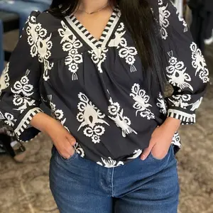 Vintage geometric printed 3/4 sleeve b neck blouse