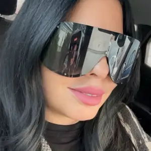Mala Oversized Sunglasses with Reflective Mirrored Lenses for Stylish UV Protection