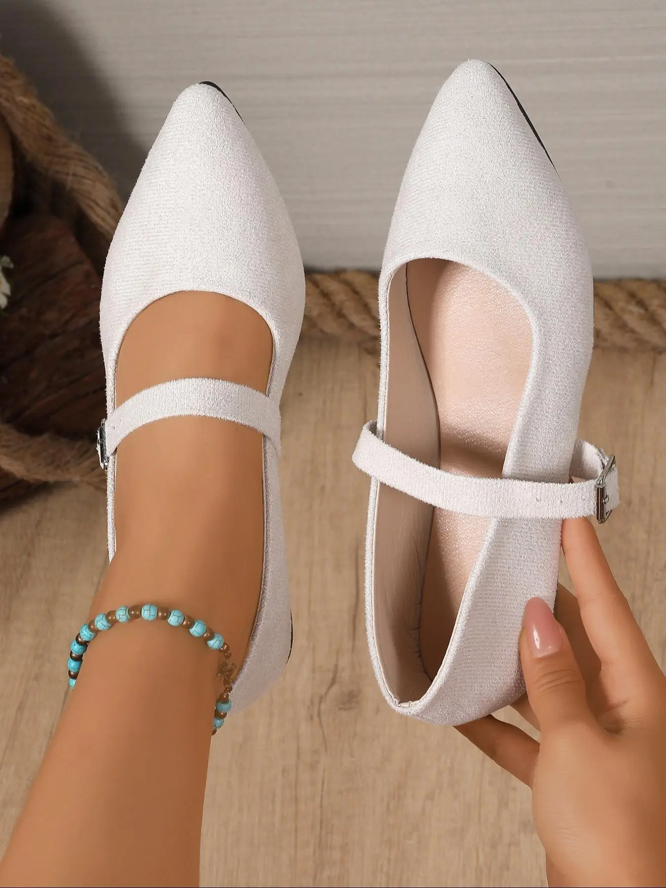 Women's Fashionable Round Toe Ballet Flats, Slip On Shoes, Casual Flats, Vintage Soft Velvet Mary Jane Shoes, Perfect for Dresses, All Seasons, Medium Width