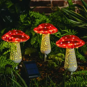 Mainstays Estacas de Jardín Solares con LED y Hongos, Paquete de 3 - Decoración Exterior de Jardín de Hadas Estilo Cottagecore Caprichoso