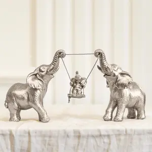 Elephant Family Resin Ornament Statue, Swing Figurine, 1 Count Cute Animal Design Desktop Decoration, Resin Crafts Suitable for Placing in Living Room Or Bedroom