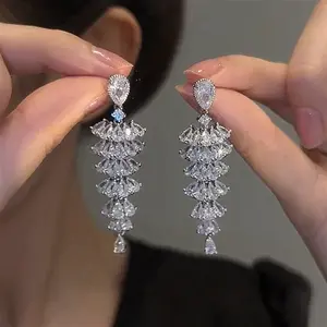 Signature GetUp Sparkling Zircon Christmas Tree Drop Earrings – Retro Pagoda Style Dangle Jewelry for Women Holiday Party
