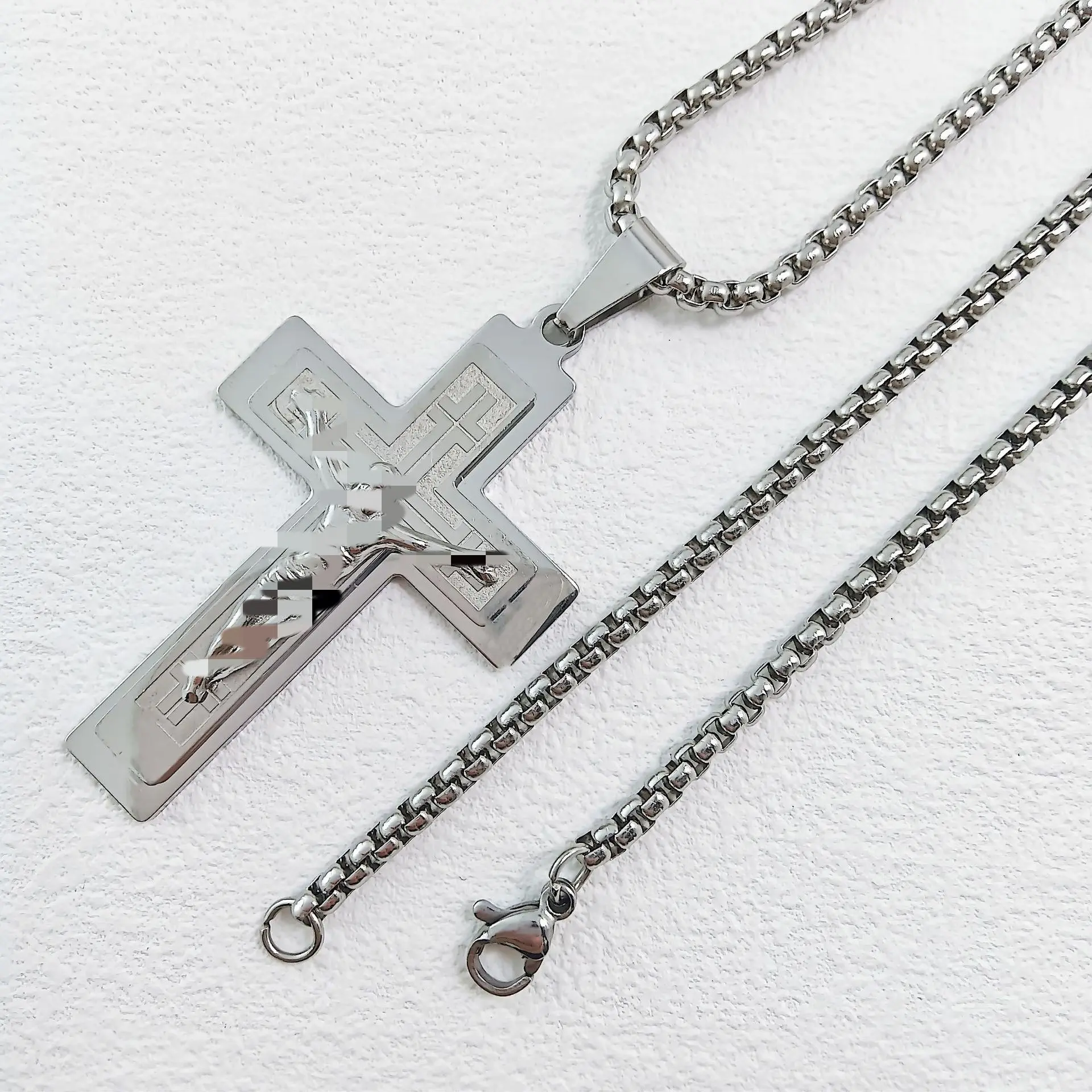 Steel pendant with 3mm * 55cm square pea