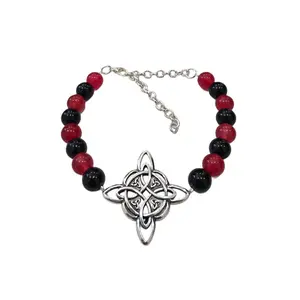 Black Obsidiana and Red Cuarzo Witch Knot Bracelet with Celtic Knot Design and Black and Red Beads