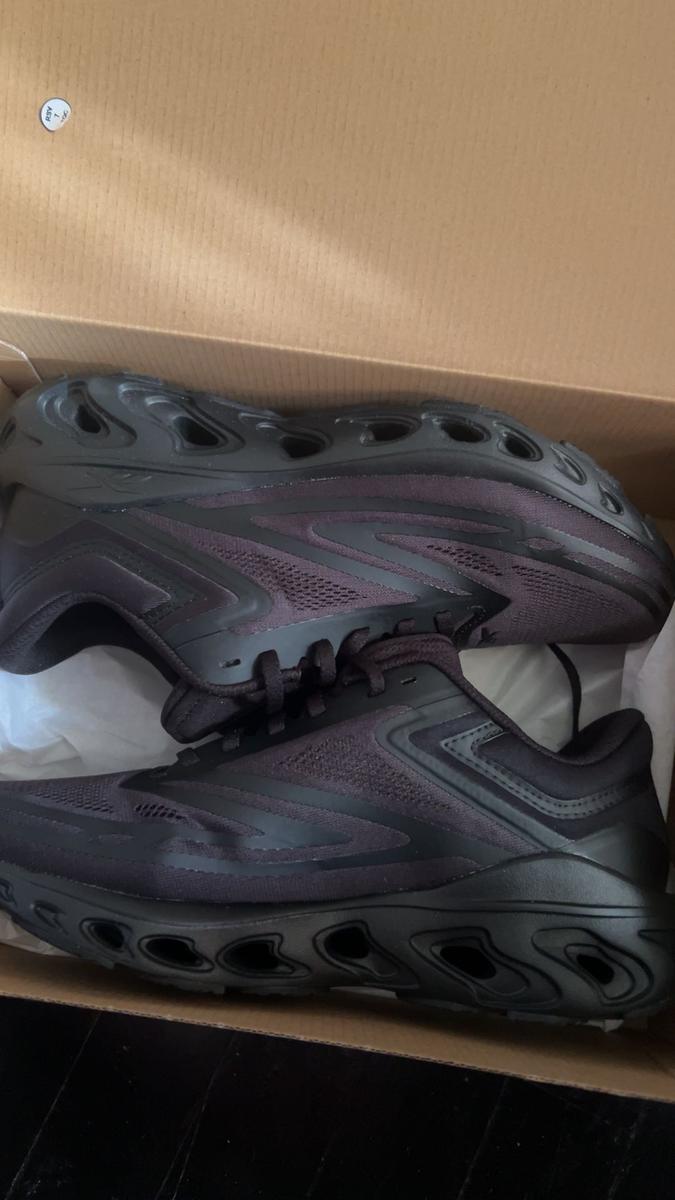 Item: Black/Washed Black/White, M 9 / W 10.5