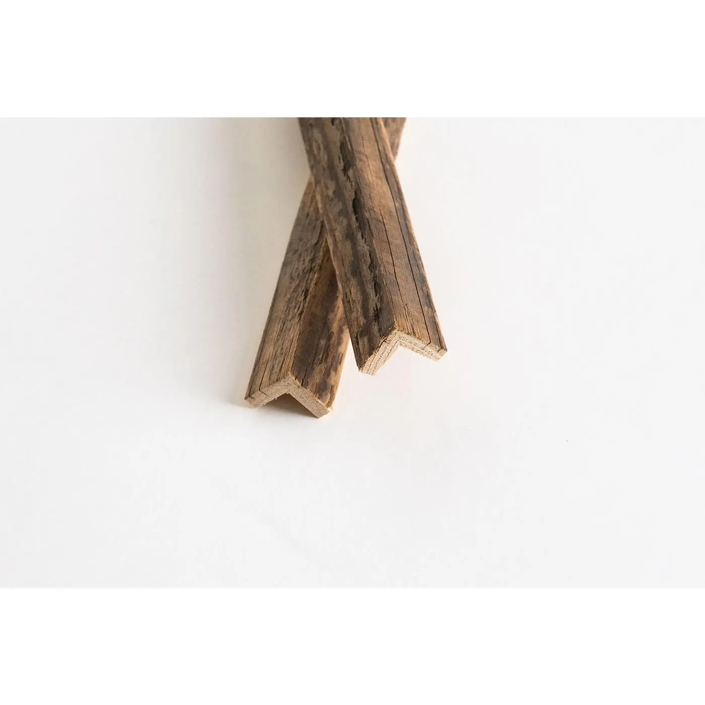 Barnwood Corner Trim - GREY AMBER