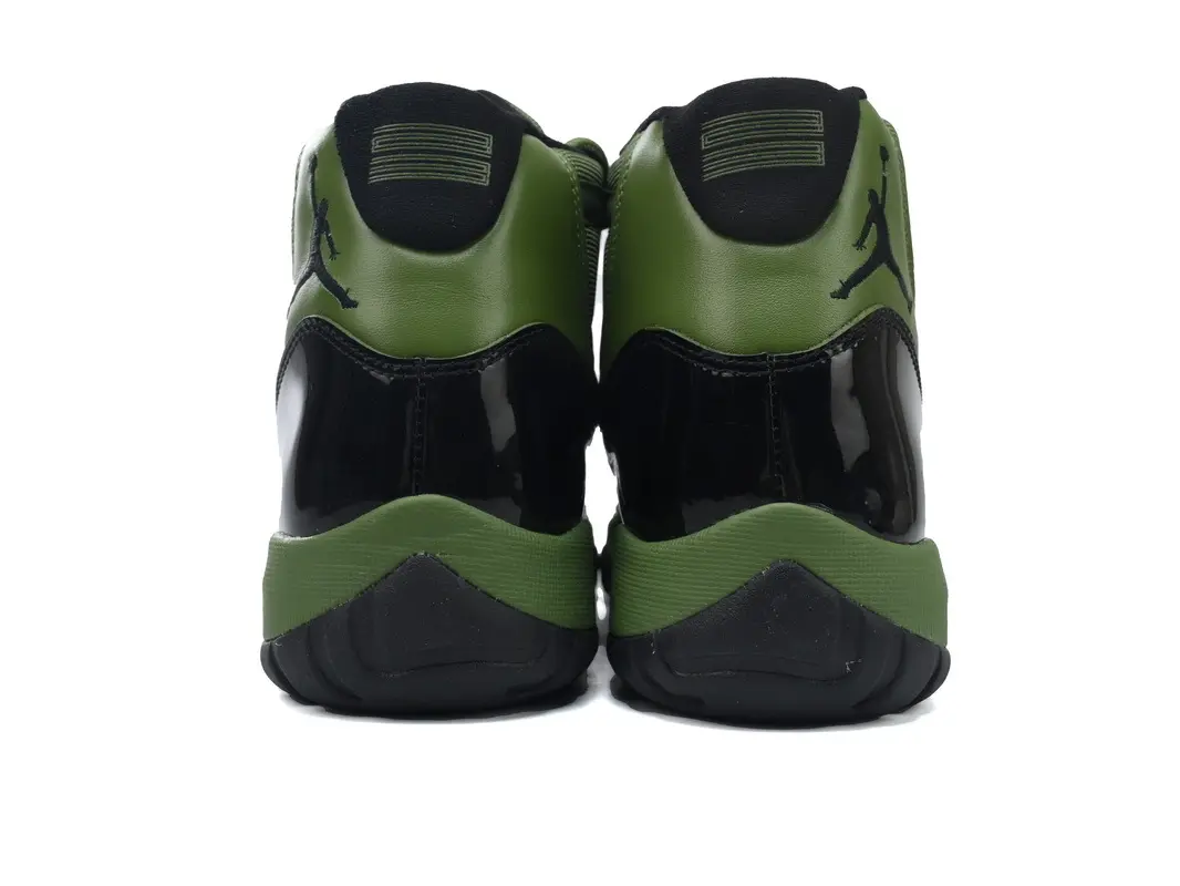 Dark Olive Mid Cut Street Athletic Shoes, Breathable Textile & Patent Leather Mixed Sneakers, Contrast Color Cushioned Outsole, Versatile Casual Trainers Suitable for Street Shooting, Hip Hop Style & Outdoor Hangout