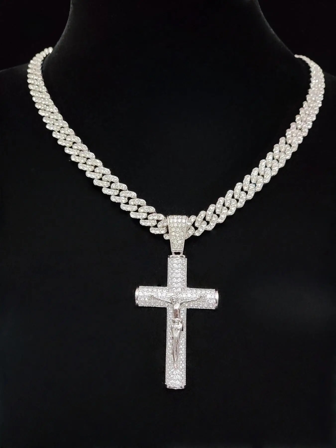 1Piece Women Men Hiphop Cross and Jesus Shape Pendant Necklace Punk Vintage Hip Hop Iced Out Bling Bling Necklace Is Perfect For Party Or Everyday Lo