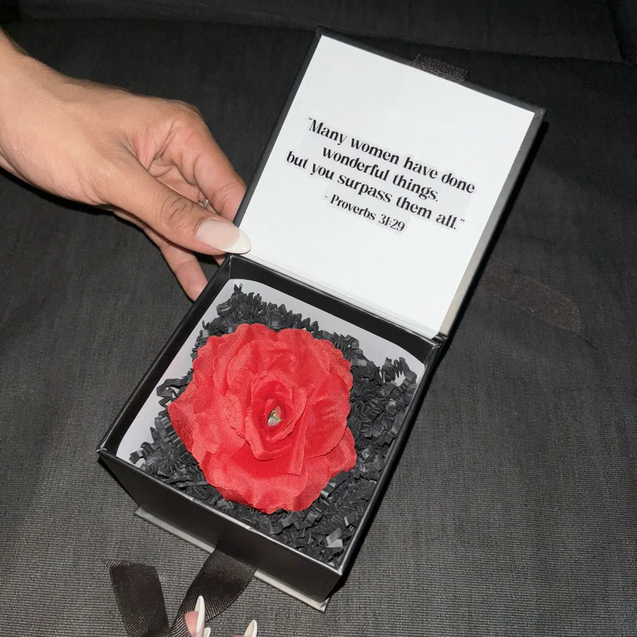 RedeemedRose Mini Scripture Gift Box (Proverbs 31:29 + Philippians 1:3)