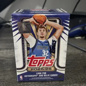 TOPPS 2025/26 Value Box - NBA Basketball Trading Cards with Autograph & Relic Cards