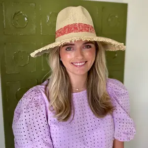 Ari Hat