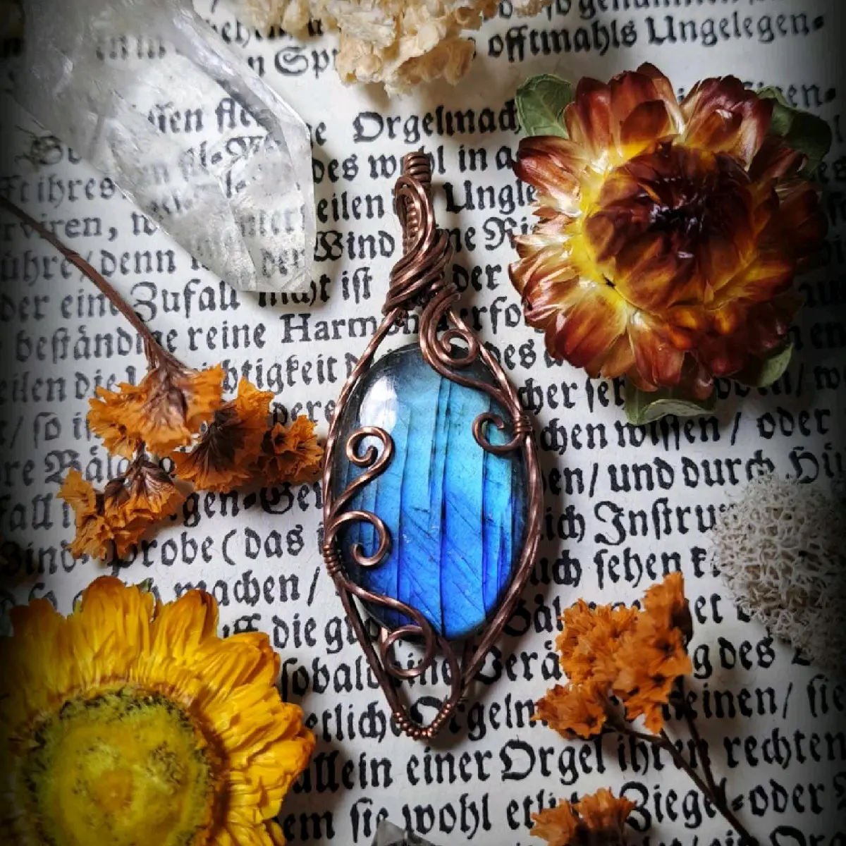 Labradorite & Copper Pendant - Elegant Jewelry Piece with Natural Color and Unique Design
