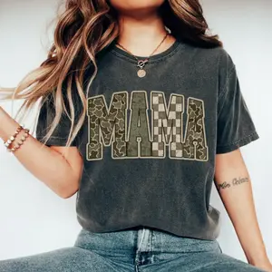 Retro Hunting Camo Mama Crewneck Sweatshirt, Deer Hunting Season Hoodie, Vintage Duck Camo T-shirt, Fall Camo, Vintage Graphic Tees, Cowgirl Western Outfits Women Tops, Mom Life Gift, USA Country Music Tour Concert, Women’s Clothes