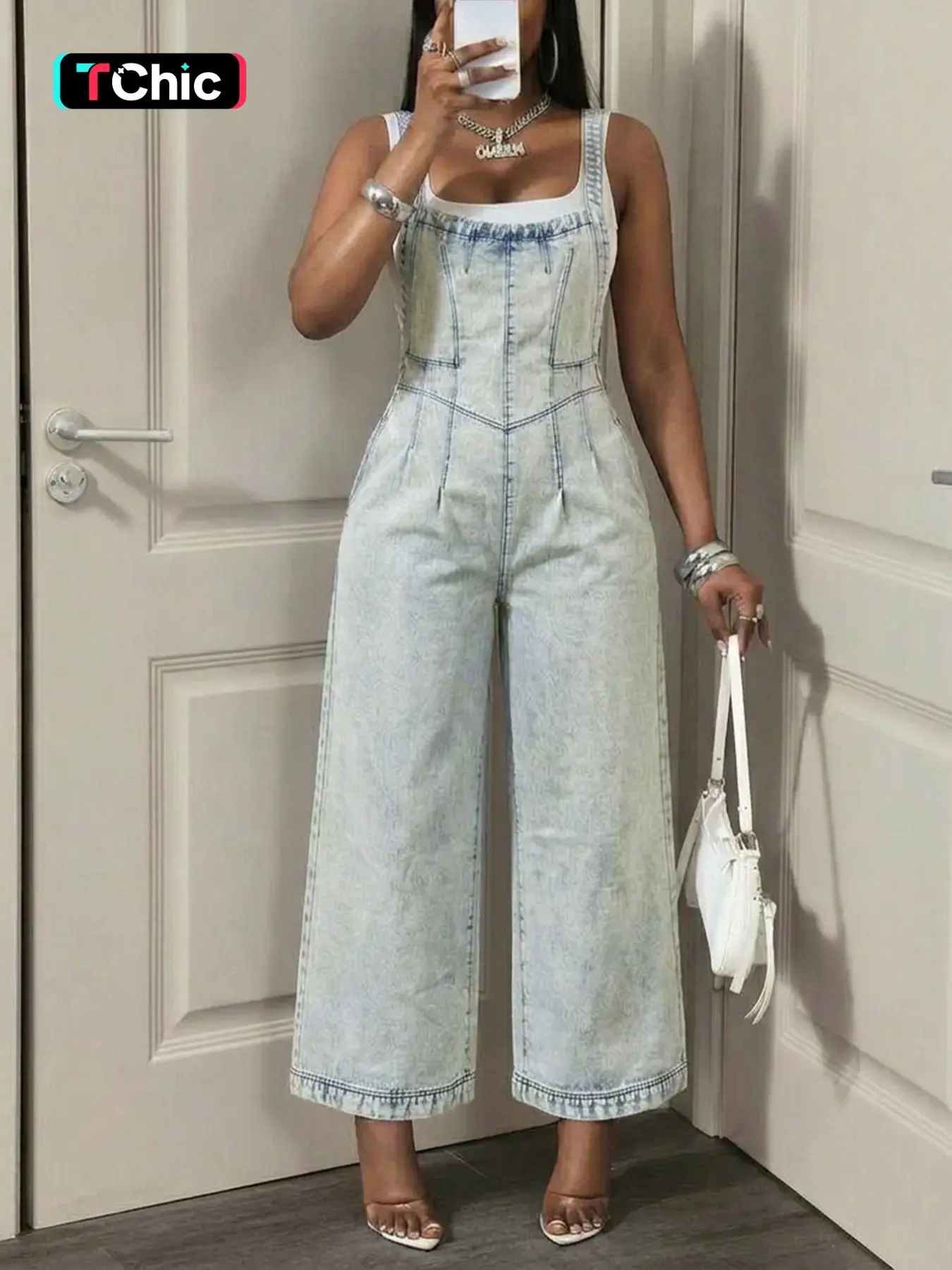 Women's Light Wash Light Blue Casual Comfortable Wide-Leg Baggy Loose Fit Oversized Jeans Pants Bib Denim Overalls, Summer for Dates and Parties, Non-Elastic Material
