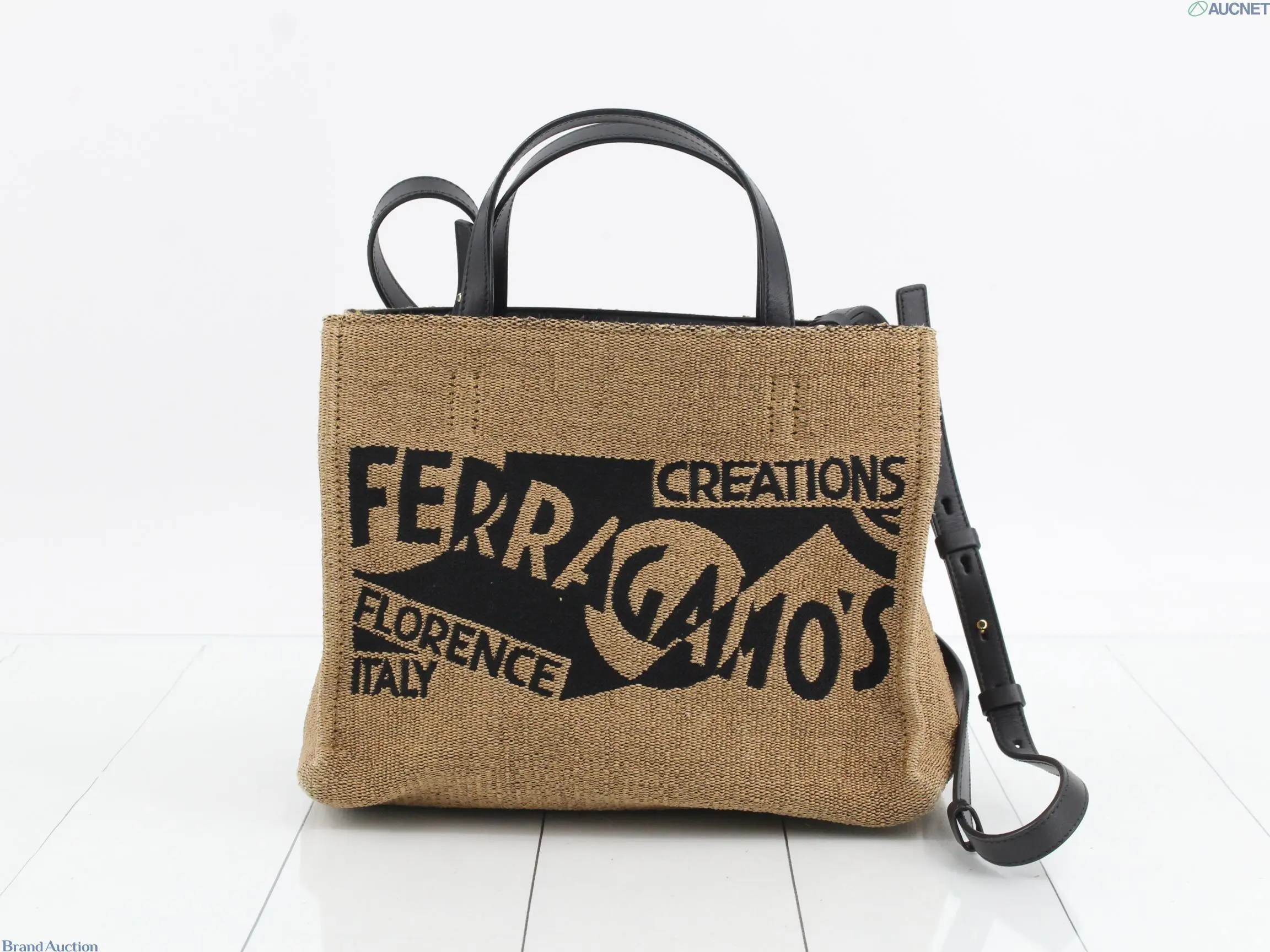 Pre-owned SALVATORE FERRAGAMO raffia Tote Bags Ferragamo Logo Detailed Media Tote