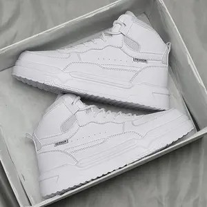 Men’s high-top white sneakers with thick soles for added height; 2026 new fall/winter versatile athletic casual skate shoes—trendy men’s shoes, student sports-casual skate shoes, a must-have for any man’s shoe collection! High-top white sneakers with thic