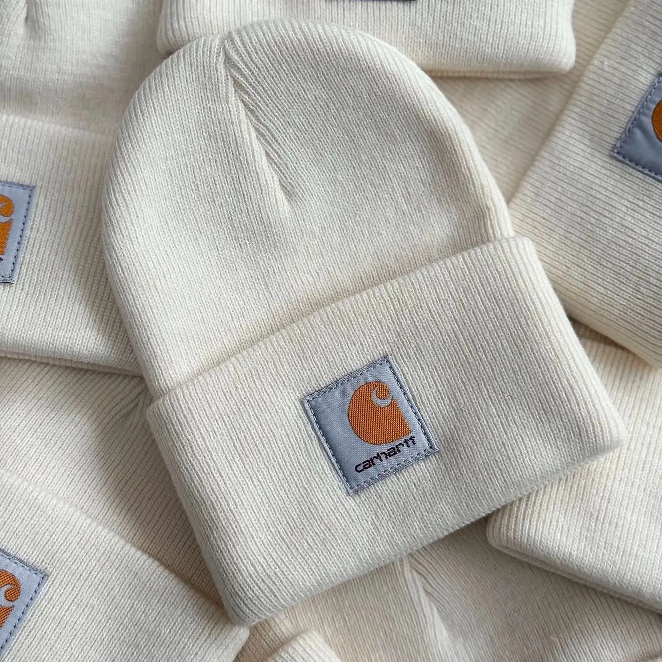 Carhartt Soft Knit Cuffed Beanie – Unisex Winter Hat for Men & Women, Warm Stretch Acrylic Watch Cap, Ribbed Skull Beanie for Outdoor Activities, Hiking, Camping, Snowboarding, Urban Streetwear Fashion, Comfortable Daily Cold Weather Wear