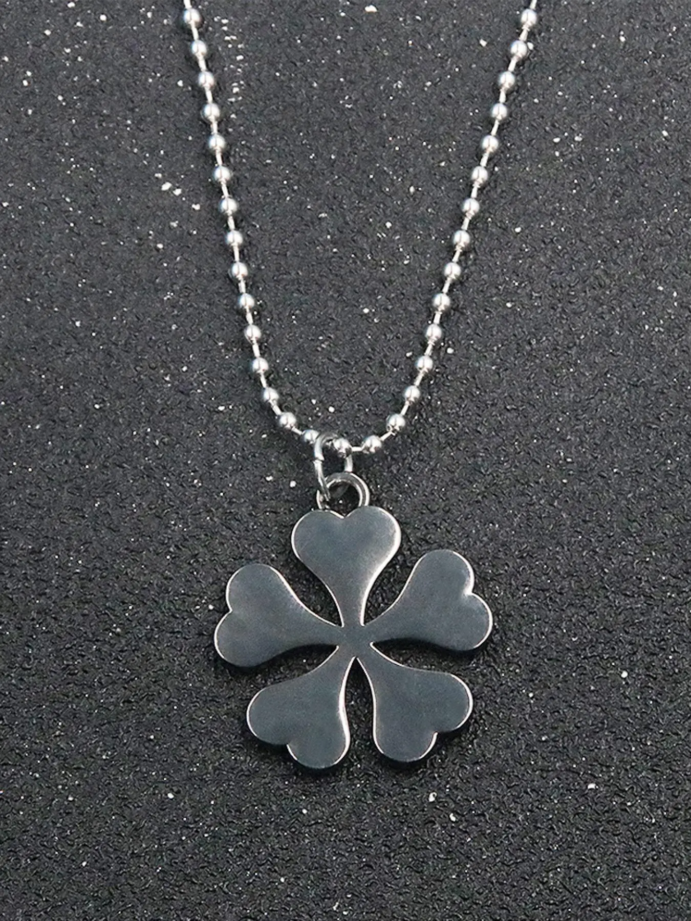 Five Leaf Clover Design Pendant Necklace for Women & Girls, Alloy Necklace, Fashion Jewelry for Party, Daily Clothing Decor, Fashionable Accessory, Trendy All-match & Exquisite Jewelry for Birthday Gift, Heart Shaped Necklace
