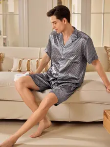 2-piece men's grey sole full body polka dot printed short sleeved shorts with soft and comfortable collar design, small pocket button closure elastic waistband Fitted suitable for all seasons home daily casual Loungewear men's Pajama sleepwear set