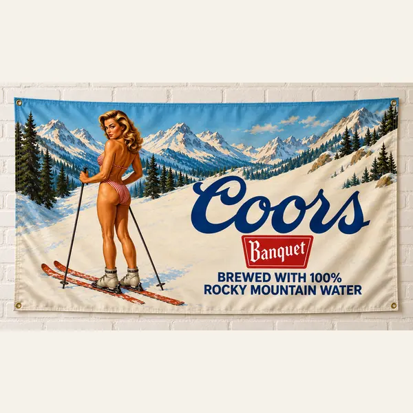 The Banquet Vintage Ski Girl Flag, Rocky Mountain Beer Pin Up Wall Banner, Retro Winter Cabin Lodge Bar Garage Man Cave Decor, Après Ski Party Backdrop, Nostalgic Gift for Men, Beer Lovers, Skiers, Collectors and Americana Fans