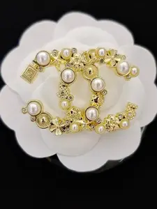 Casual Letter Brooch, Elegant All-Season Accessory, Stylish Pin for Any, Perfect for Daily Wear and Special Occasions