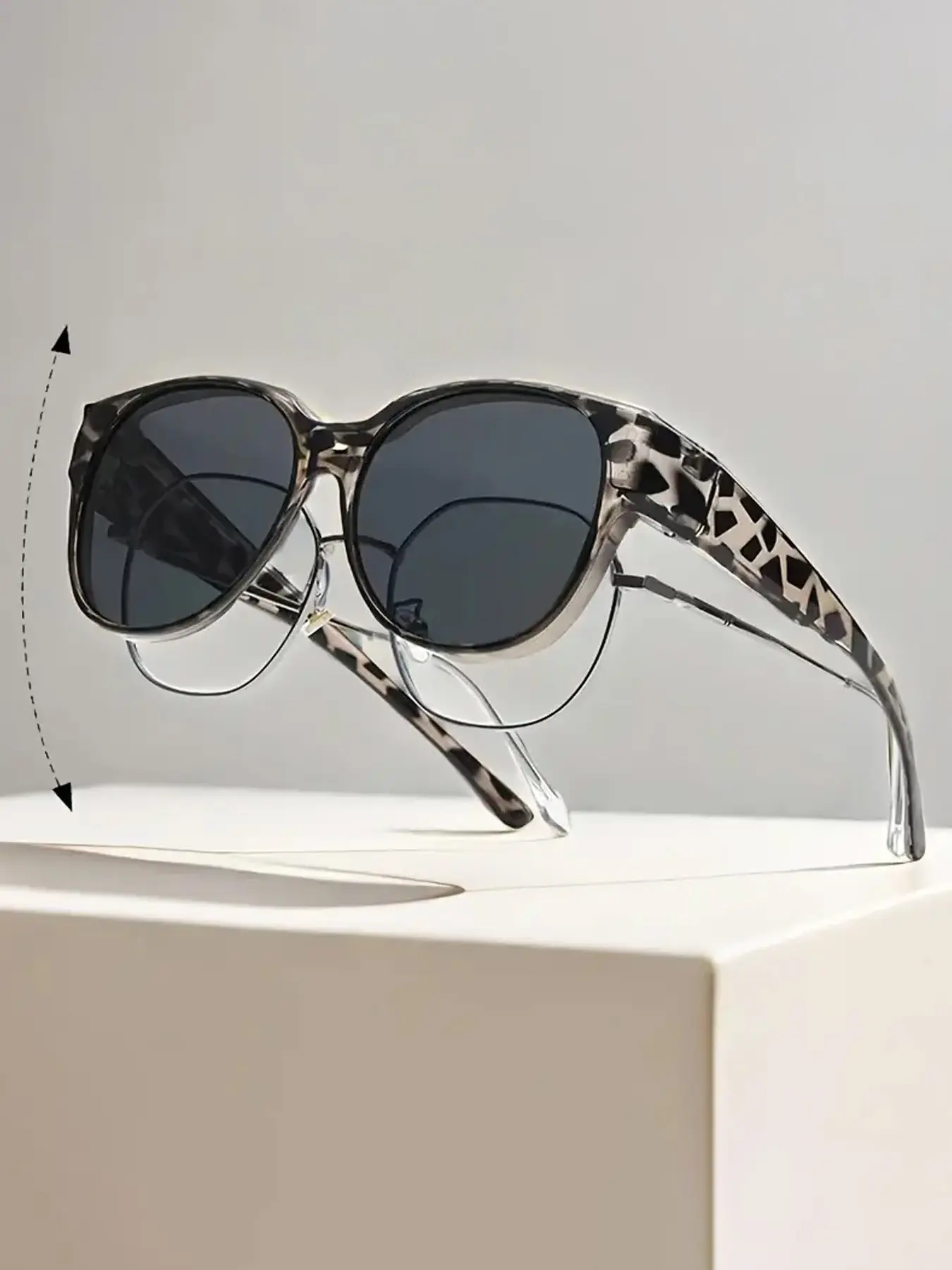 Fashionable Prescription Wrap Around Sunglasses for Eyeglass Wearers, Uv400 Polarized Eyewear Outdoor Sun Protection Glasses for Travel and Vacation, Fashionable Frames Sunglasses, Stylish Sunglasses