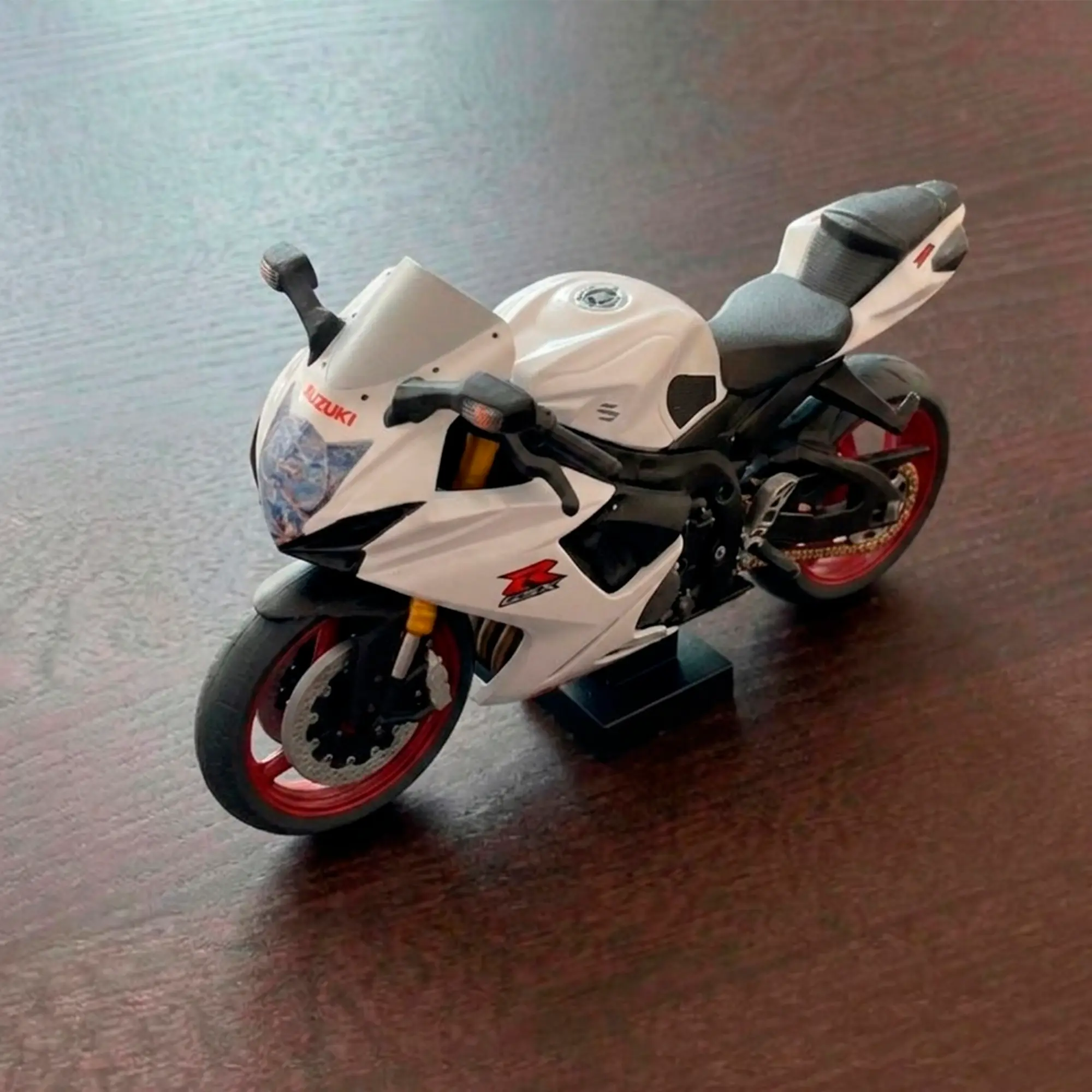 Custom Miniature Motorcycle Model Replica Detailed Scale Model for Collectors and Enthusiasts 3D-Printed High-Quality Materials Perfect for Display Gifting or Celebrating Your Ride