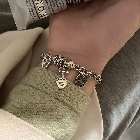 Girls' Retro Hip-Hop Artificial Gemstone Bracelets, Cross Love Niche Design, High-End Light Fashion Chain Style