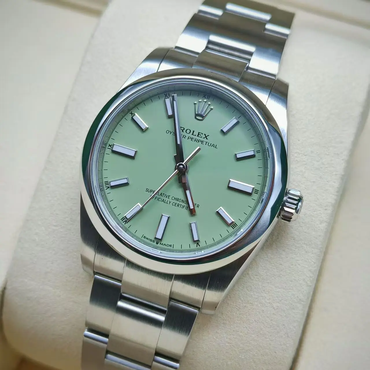 Pre-owned Rolex Oyster Perpetual 34 M124200-0006