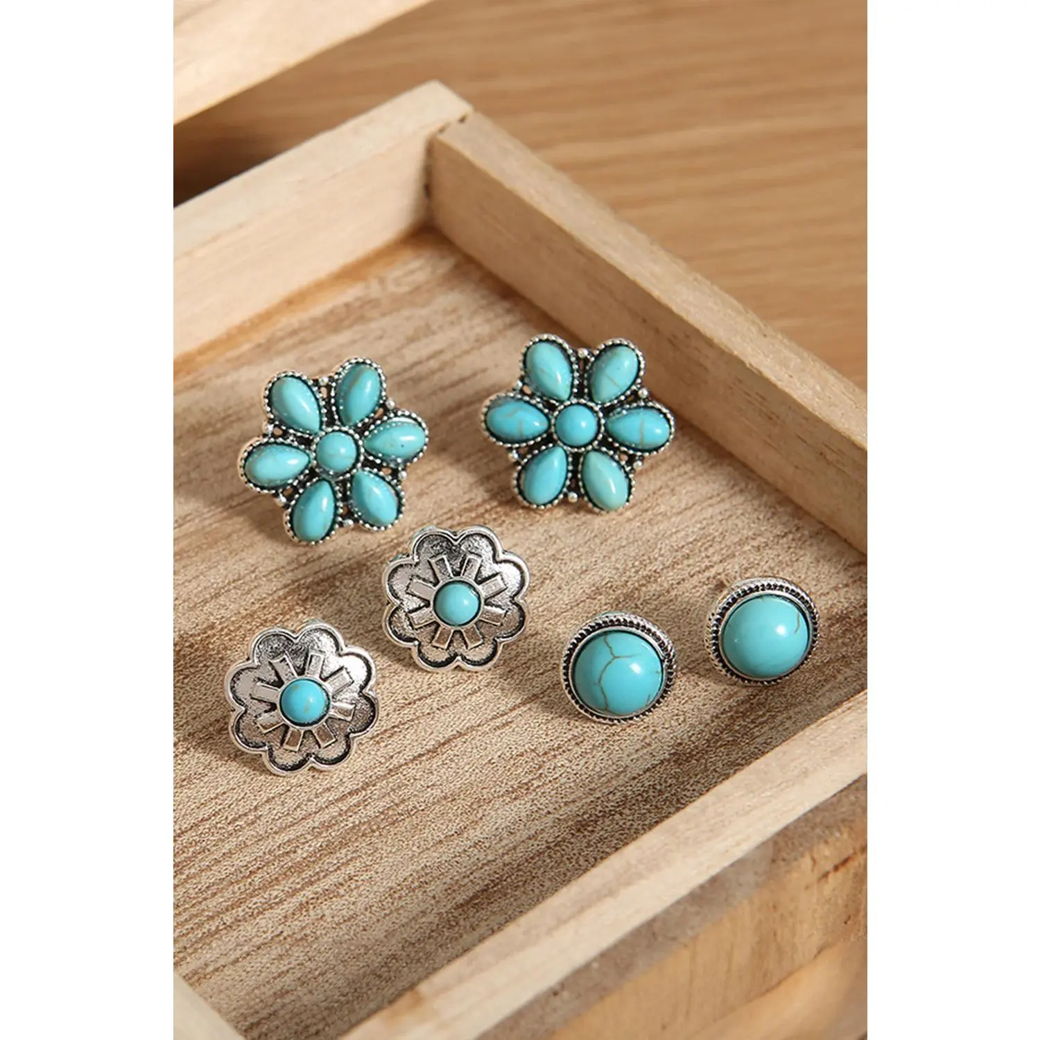 Western Stud Earrings Set - 3 Piece Design, Elegant Gold Tone, Perfect for Any Occasion
