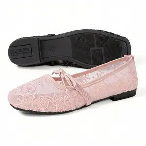 Women’s Retro Chic Mary Jane Flats with Arch Support, Square-Toe Design, Lightweight, Foldable, and Machine Washable. Perfect for casual outings, weddings, and all-day wear, offering comfort and style with every step.